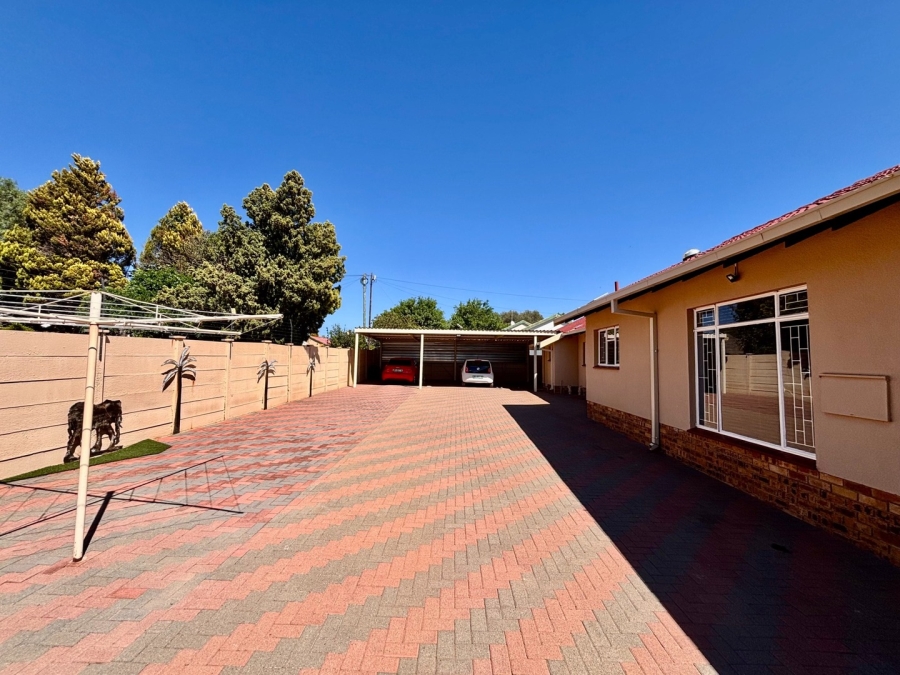 3 Bedroom Property for Sale in Meiringspark North West